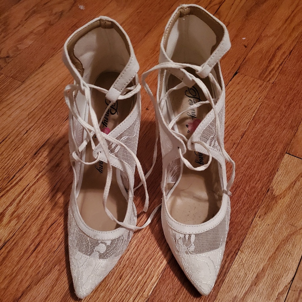 White Lace Pump